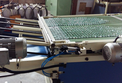 玻璃自动冲压掰粒排版机